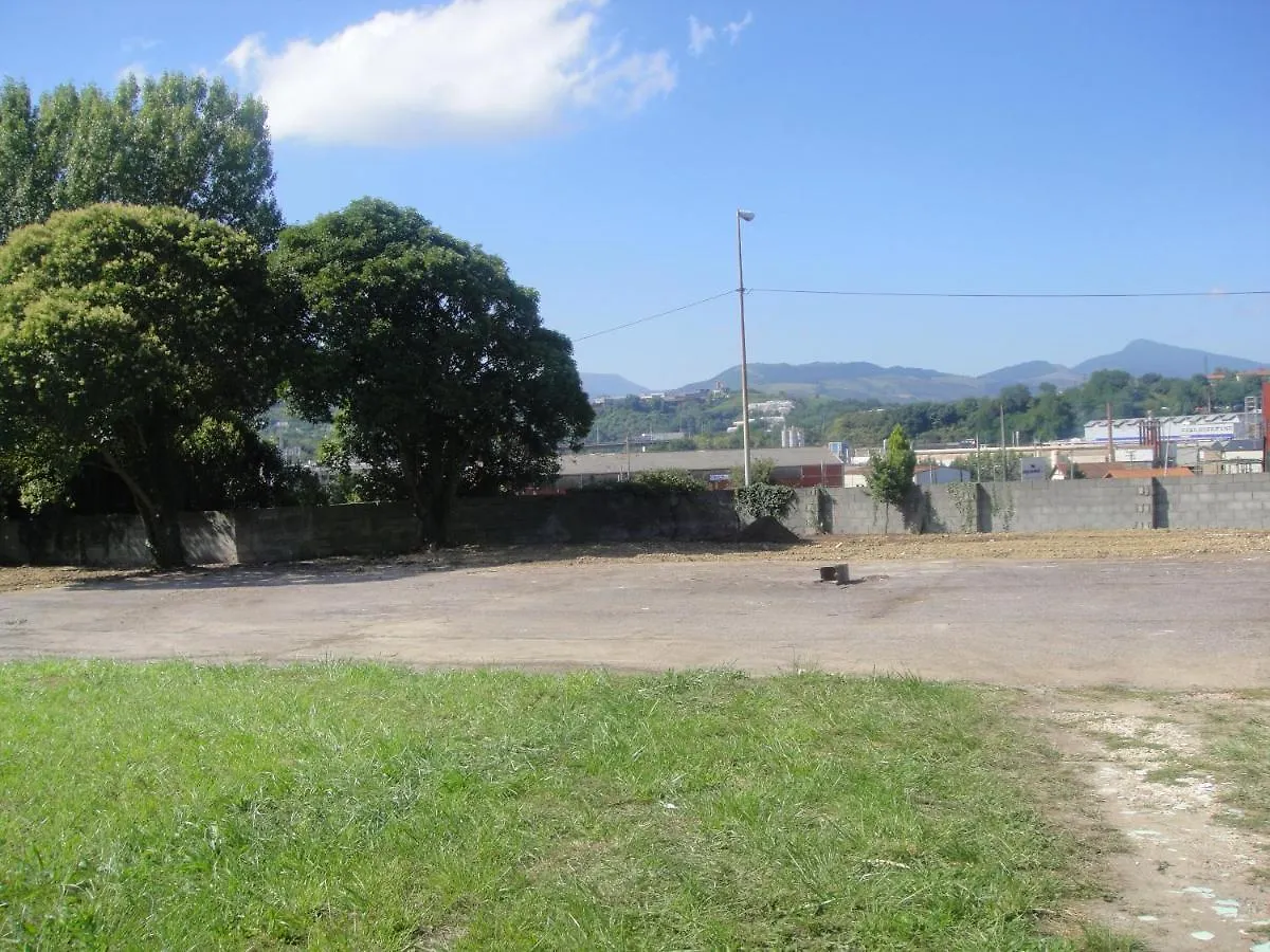 Habitacion Bano Cocina Jardin Y Parking Erandio España